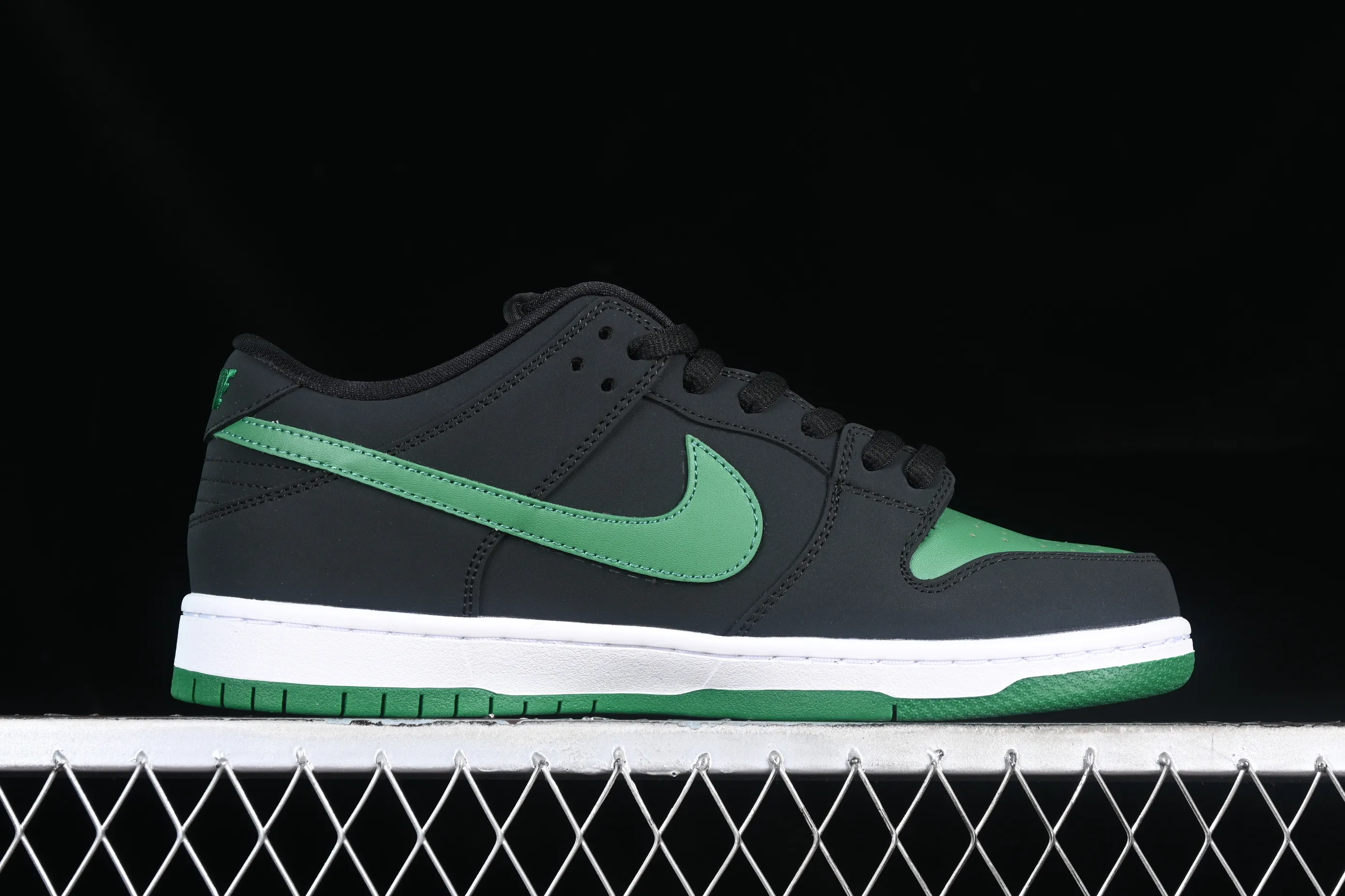 All categories Nk SB Dunk series Nk SB Dunk Low low-top sneakers K version Nk SB Dunk Low black and green Dunk series low-top casual sports skateboard shoes BQ6817-005